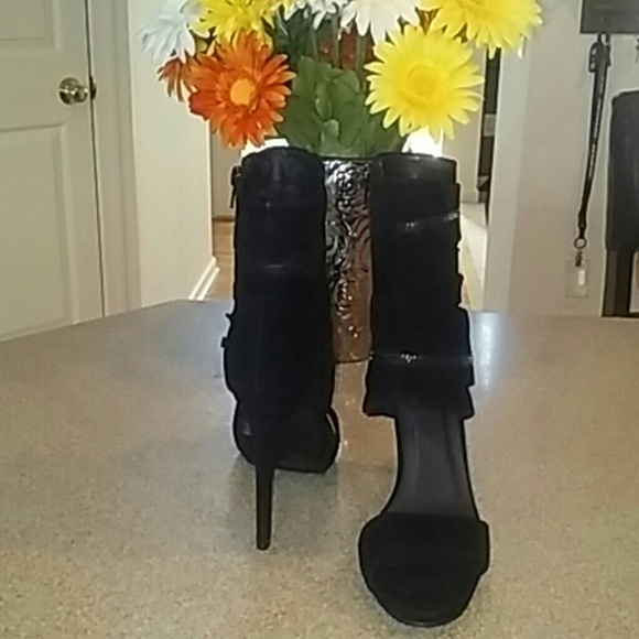 💰💰C Label 5" Black Booties💰💰 - Picture 4 of 8